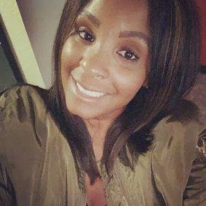 Meet your Posher, Ebony